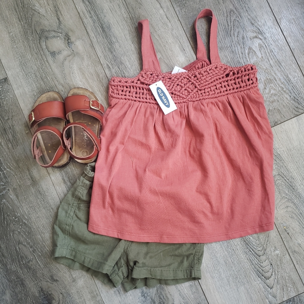 Oldnavy tank size 5 (shirt only)